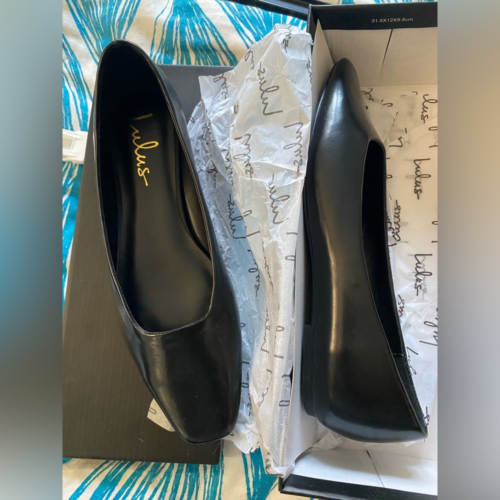 Lulu’s square toe flat